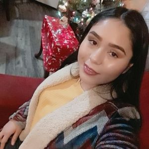 Meet your Posher, Daniela